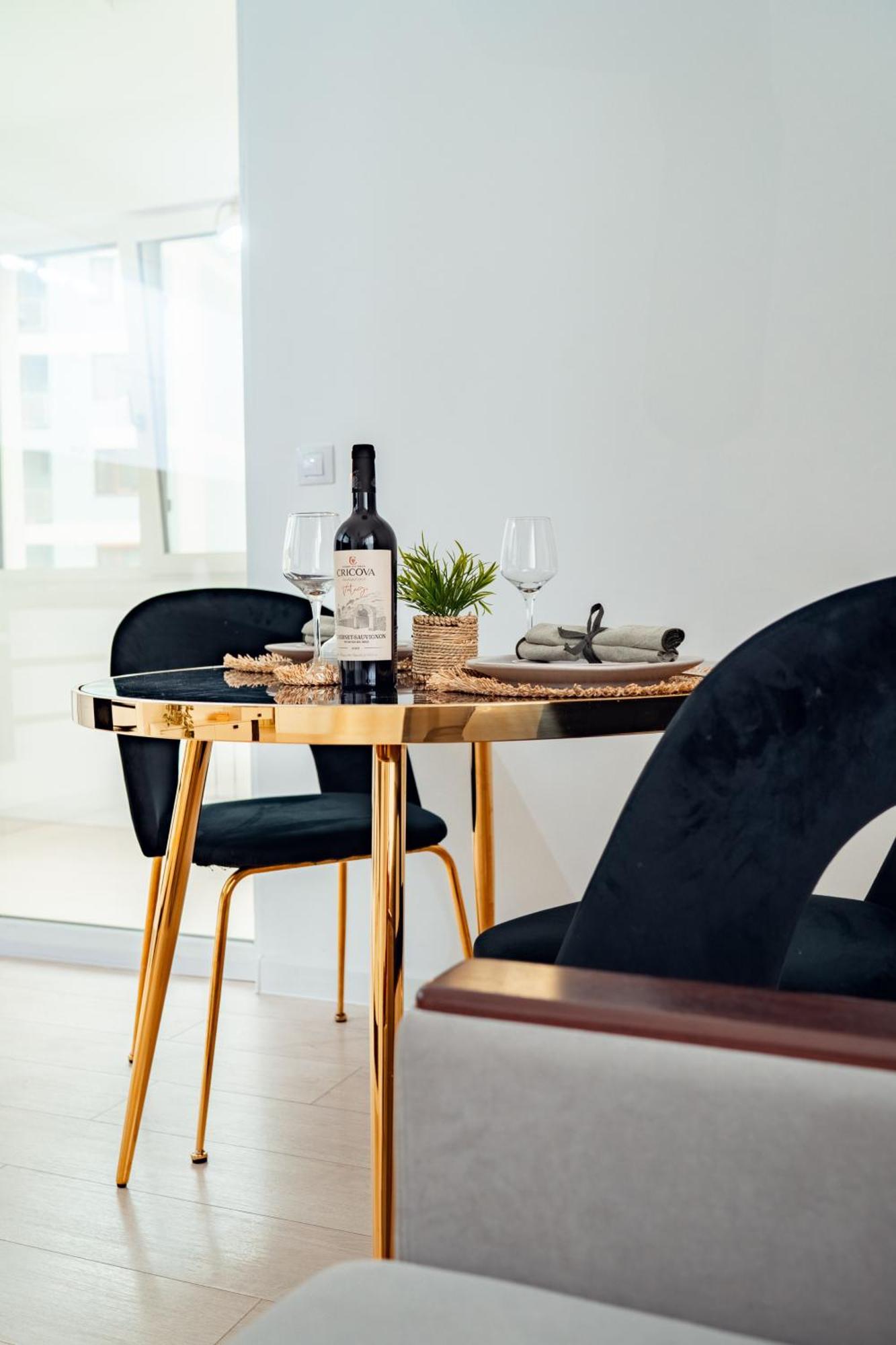 Cozy Aparthotel - Ultracentral Luxury Apartments Iasi Eksteriør bilde